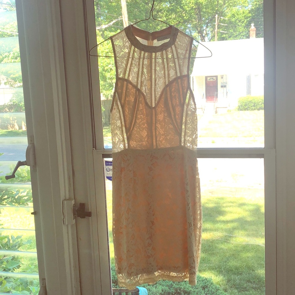 Small cream/off-white dress